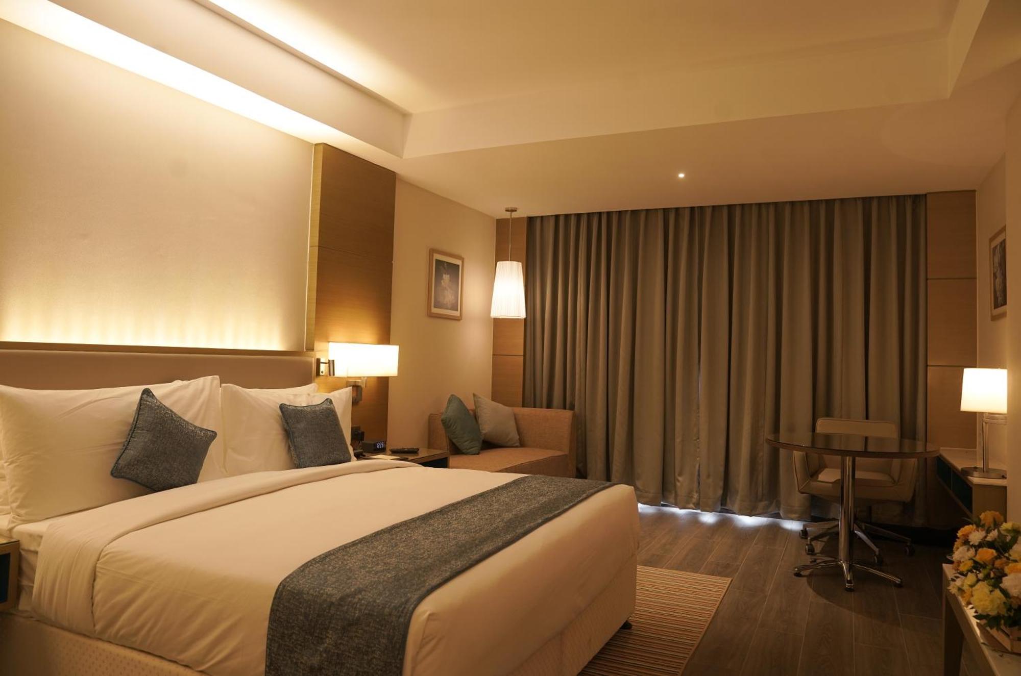 Gokulam Grand Trivandrum Thiruvananthapuram Kültér fotó